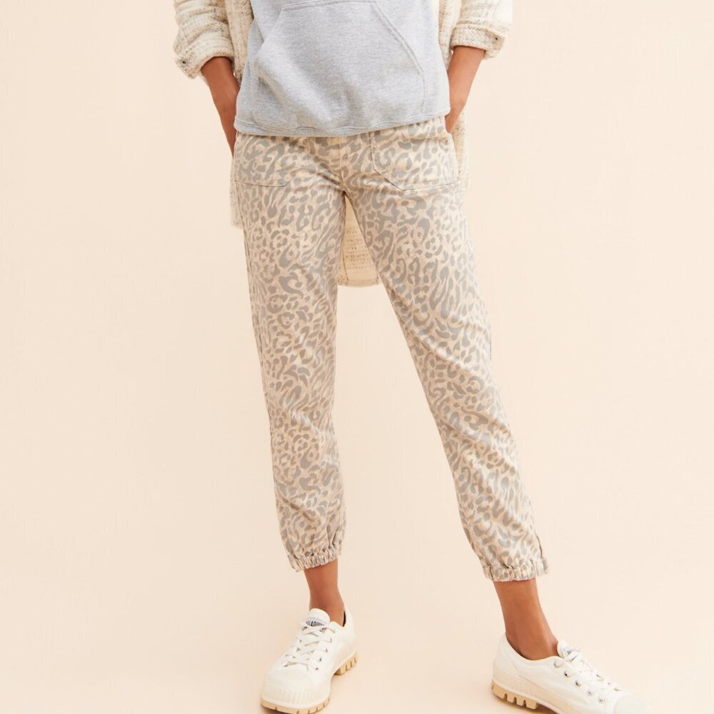 PAIGE Mayslie Printed Jogger Denim Stretchy Pants in Animal Print sz 29